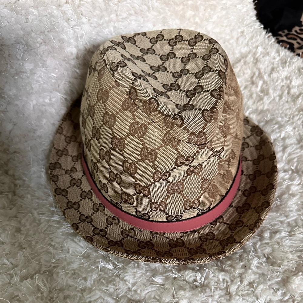 Gucci bucket hat